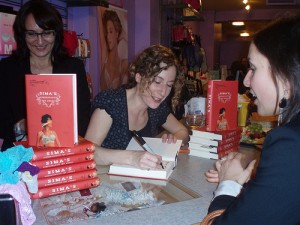 Ilana Stanger-Ross signs copies of Sima / photo from Penguin Group (Canada) on flickr